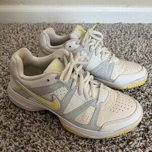 Nike Tennis Shoes Size 36